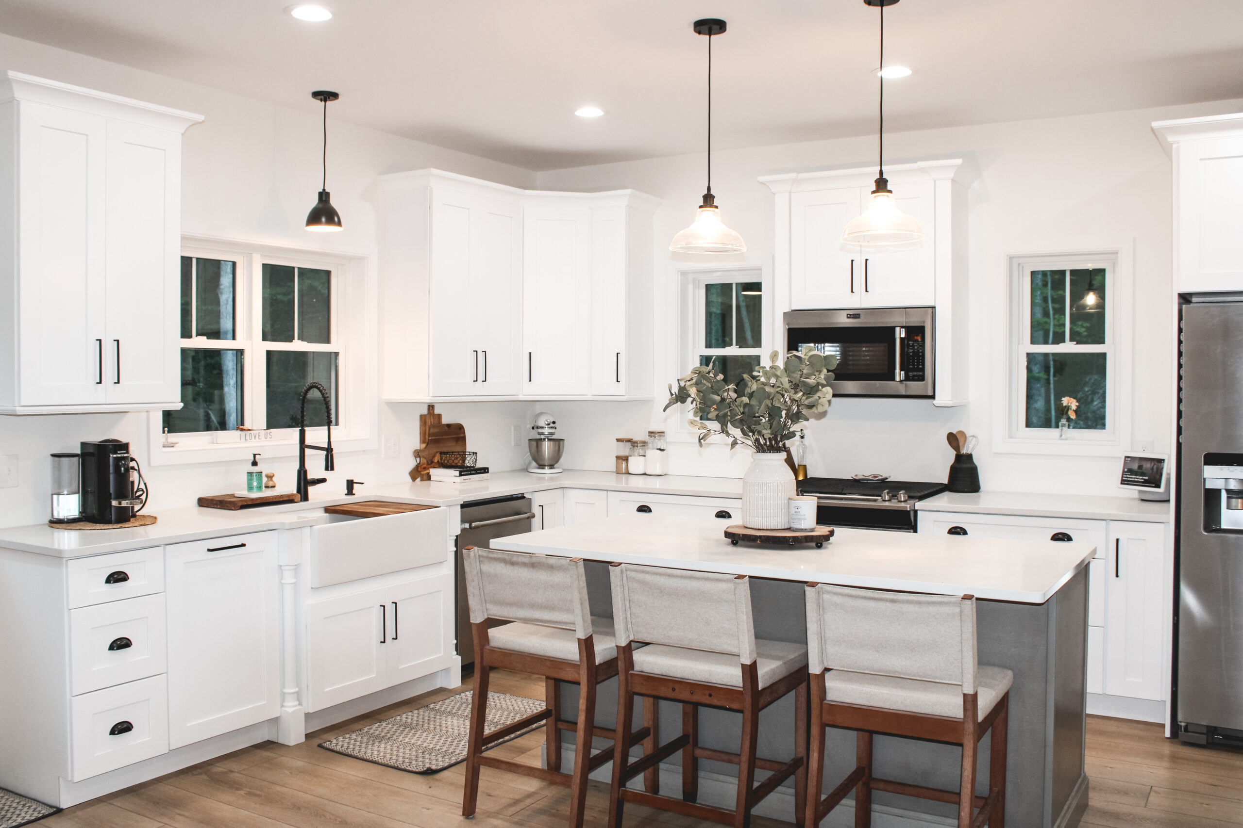 Viking range - Traditional - kitchen - RW Anderson Homes