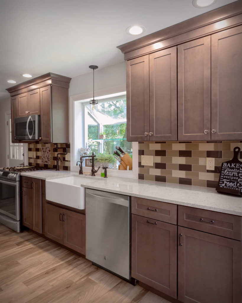 South Windsor kitchen remodel perimeter cabinets, farmhouse sink, and countertop