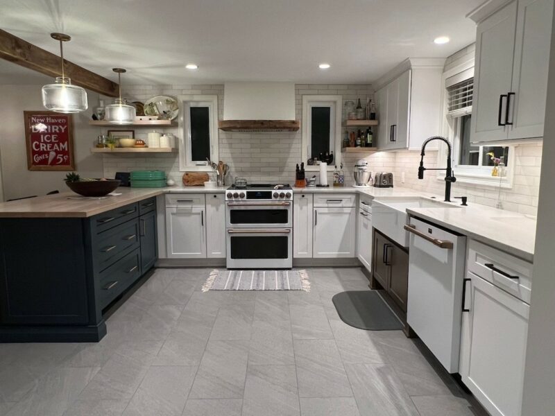 Three Tone Kitchen in Prospect